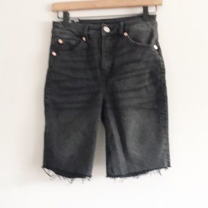 NWT Divided Black Denim Shorts Size 4 Tall